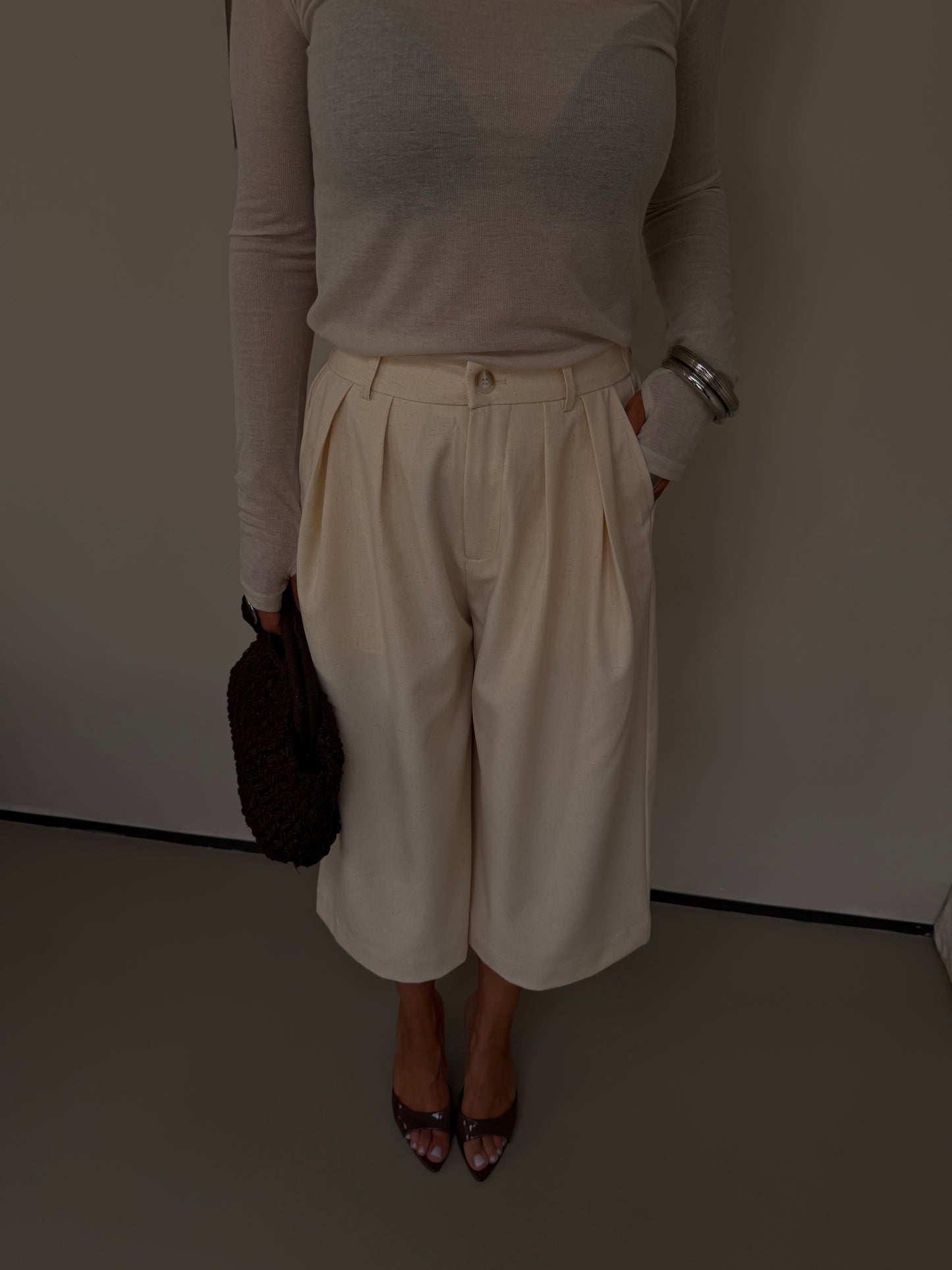 LONG BERMUDA SHORTS - BEIGE