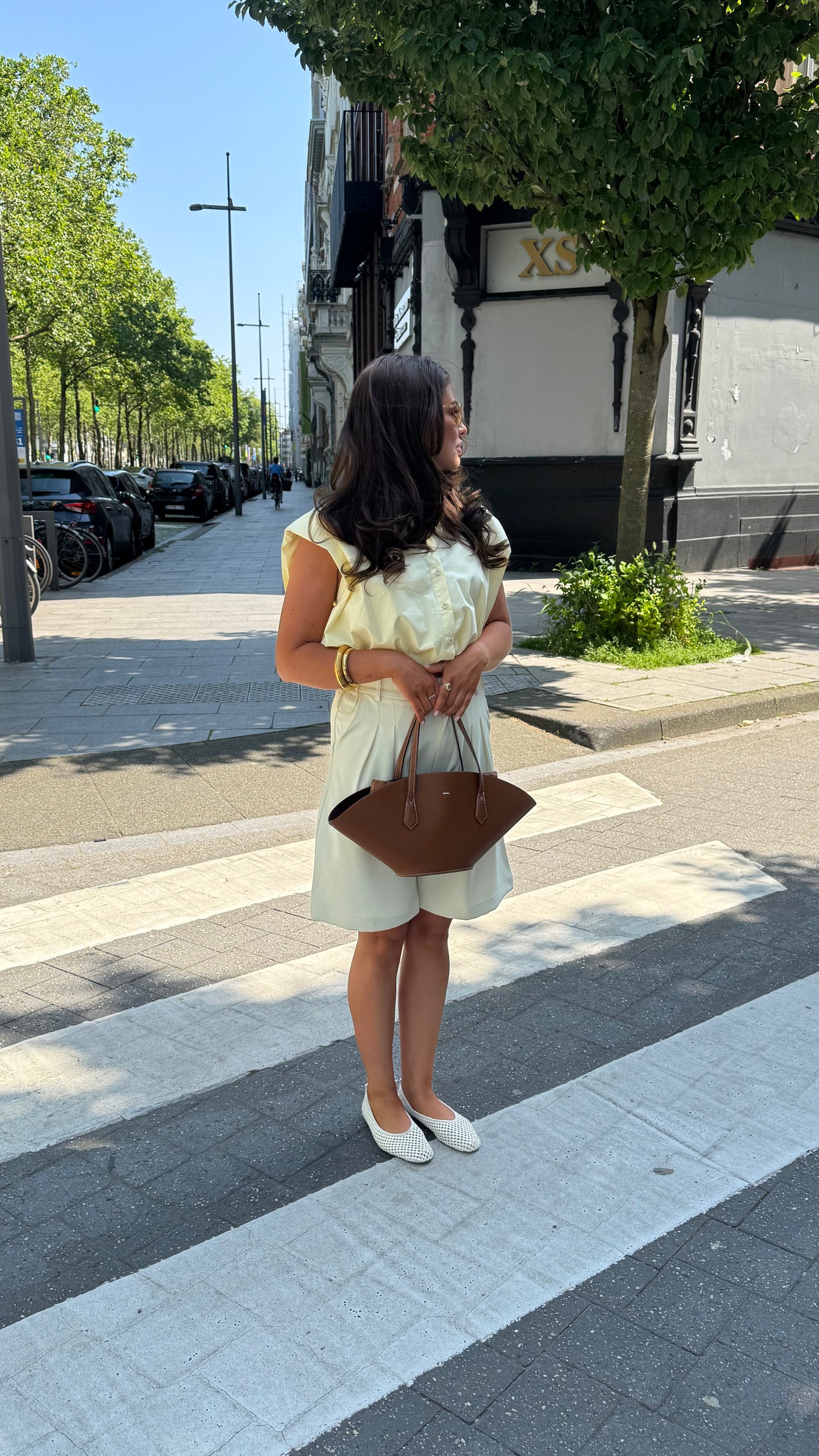 CROPPED BLOUSE WITH SHOULDER PADS - BUTTER YELLOW
