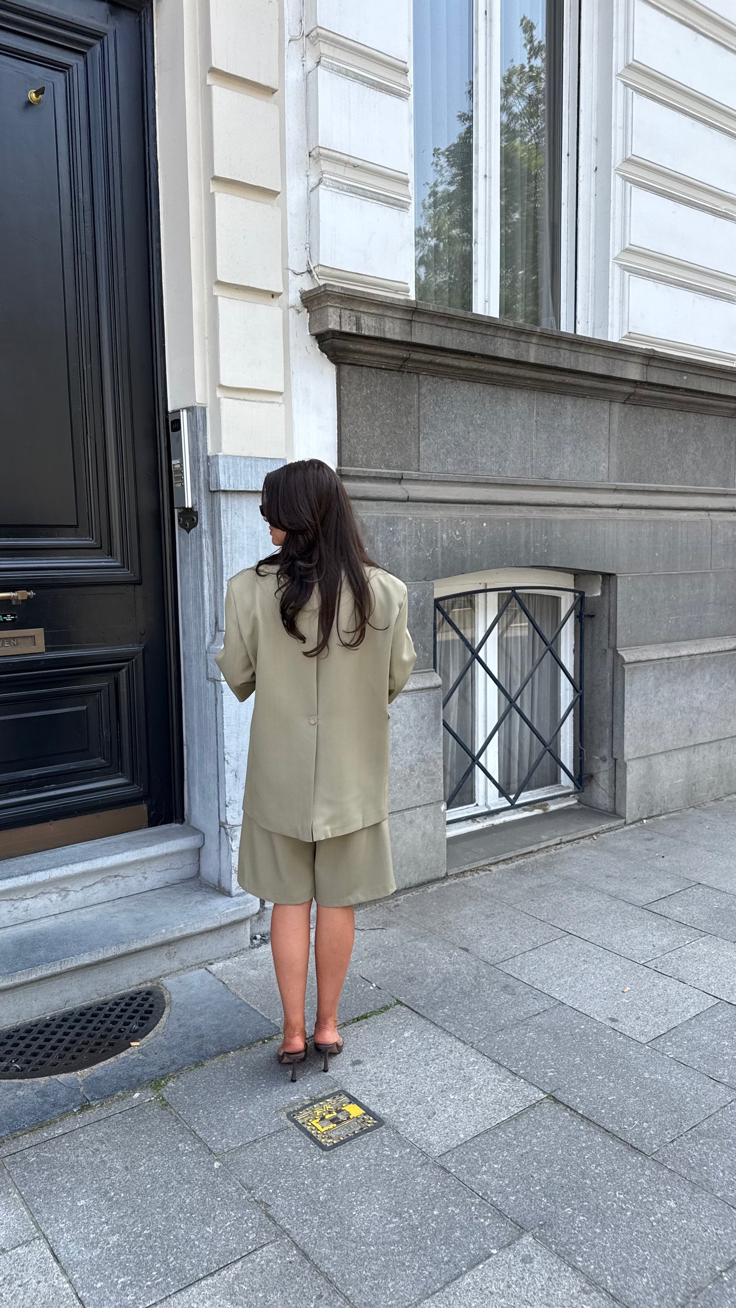 BERMUDA SHORT - OLIVE GREEN