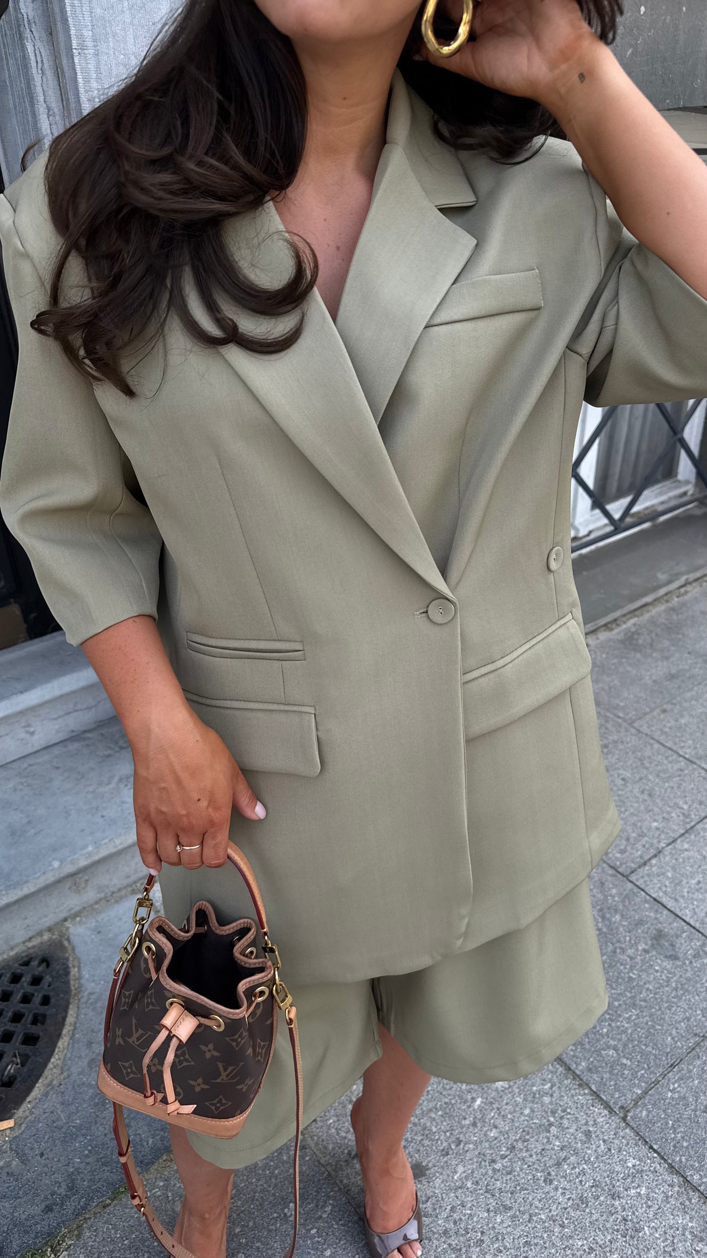 SHORT SLEEVE OVERSIZED BLAZER - OLIVE GREEN