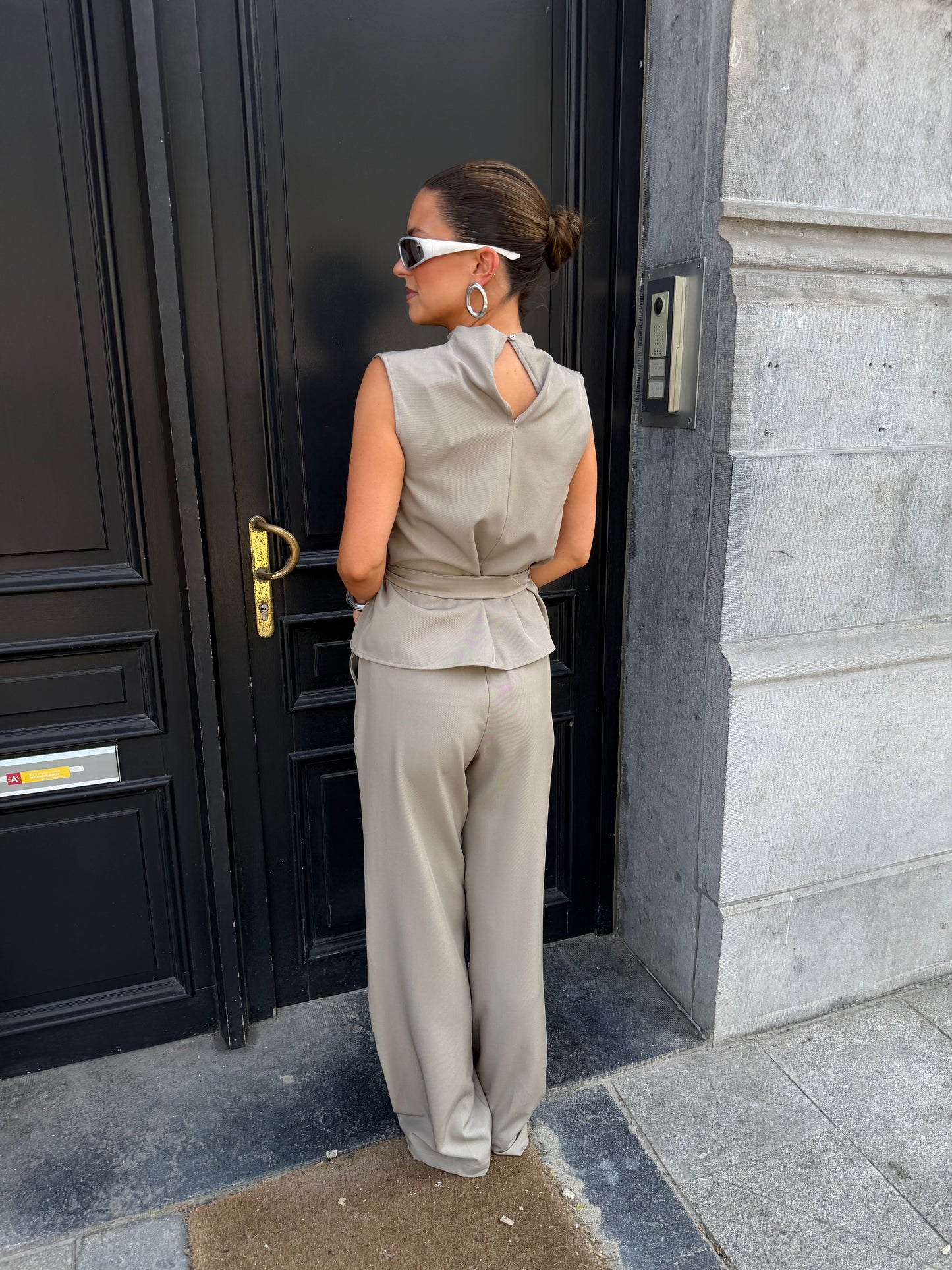 DETAILED TOP - TAUPE