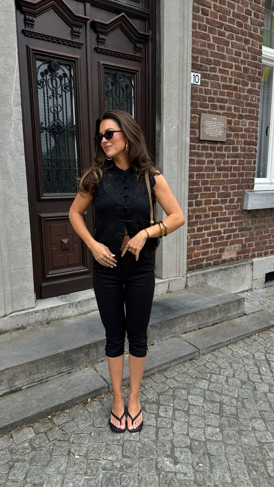 DETAILED LACE TOP - BLACK
