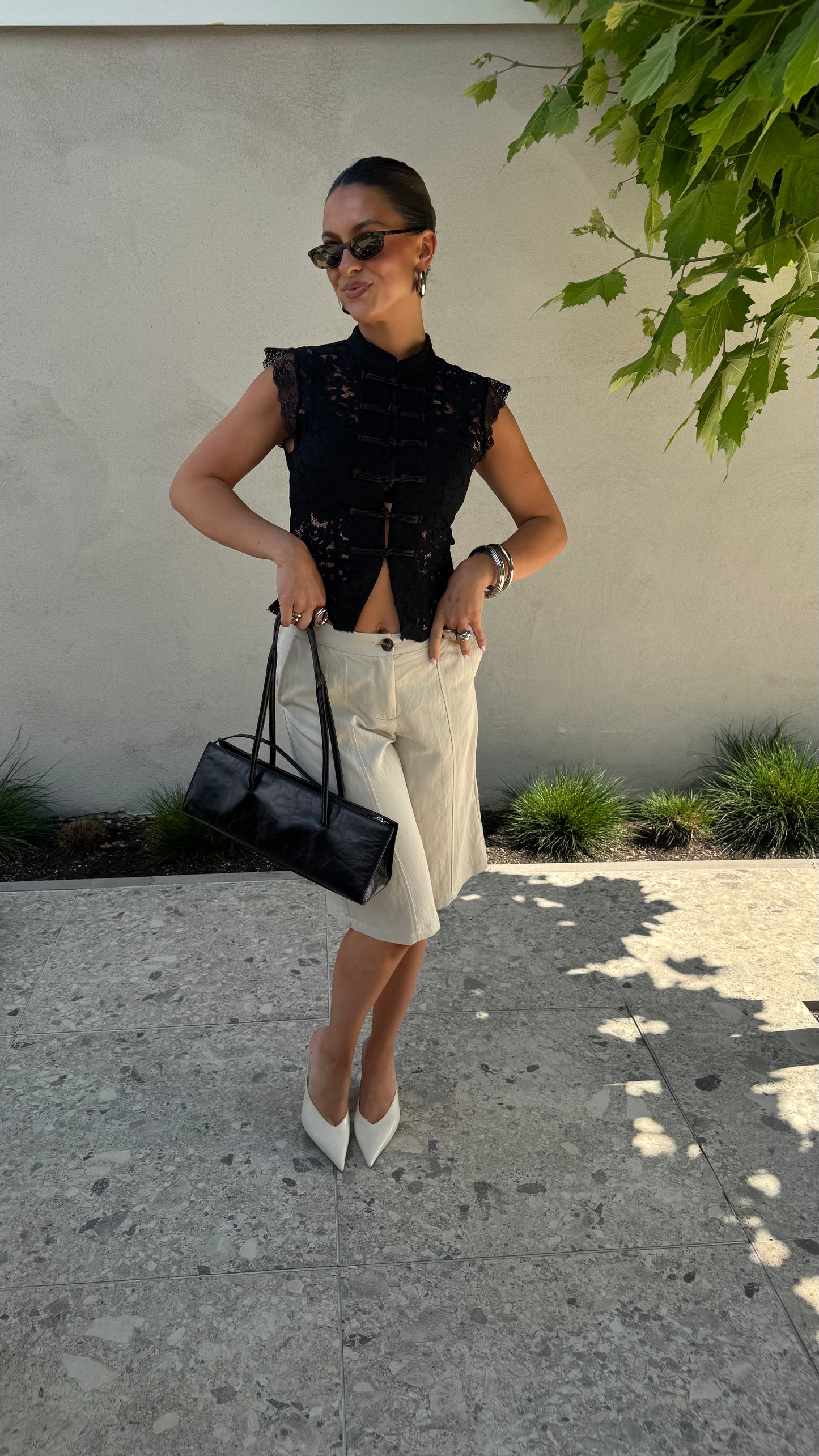 DETAILED LACE TOP - BLACK