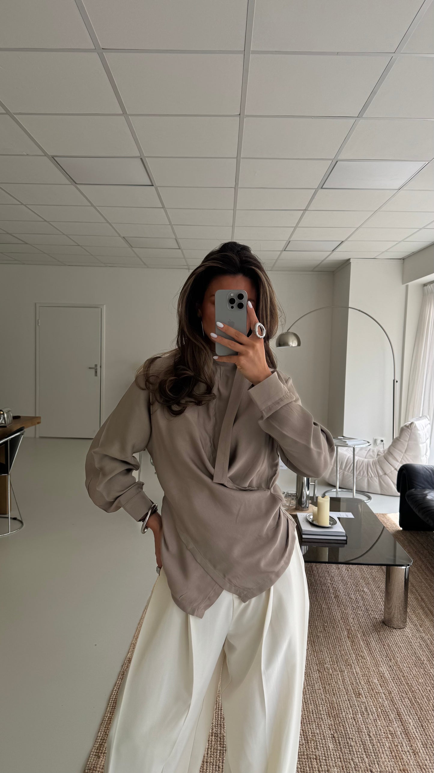 KNOT BLOUSE - TAUPE